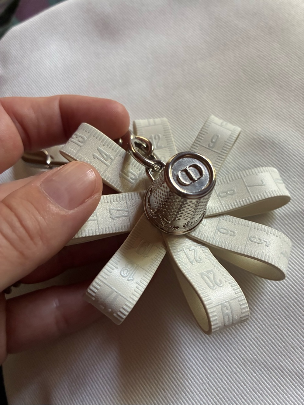 SOLD Dior '26 Daisy Bag Charm JW Jonathan Anderson - Picture 3 of 10